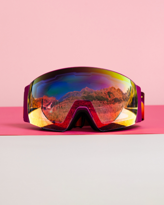Vista frontal de las gafas de esquí Sweet Avalanche con la lente Pink Punk.