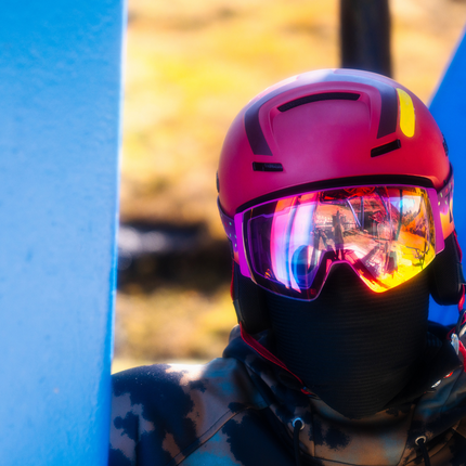 Chico con las gafas de snow Sweet Avalanche.