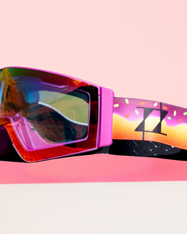 Vista lateral de las gafas de esquí Sweet Avalanche donde se aprecia su correa de doughnut.