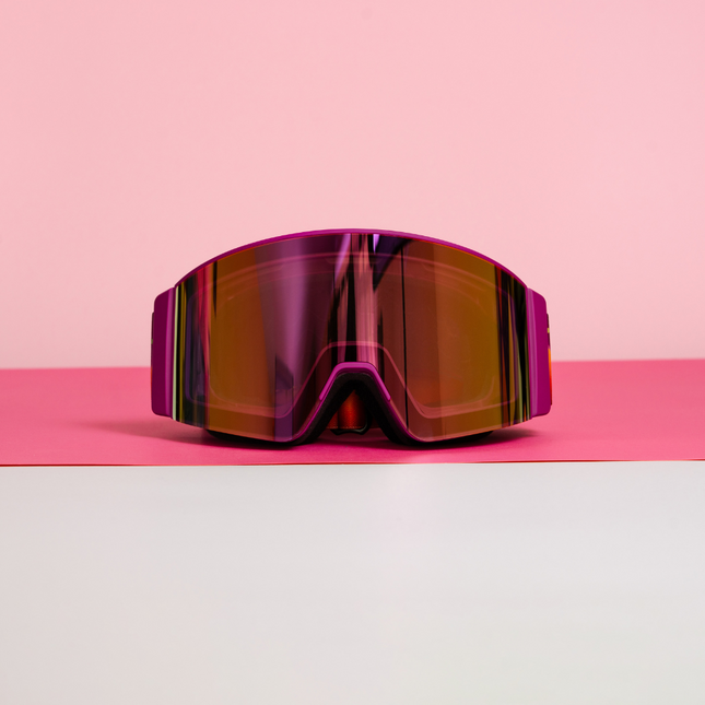 Vista frontal de las gafas de ventisca Sweet Avalanche con la lente Clear Punk.