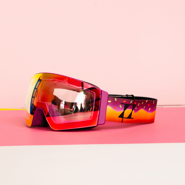 Vista lateral de las gafas de snow Sweet Avalanche con la lente Clear RainPow.